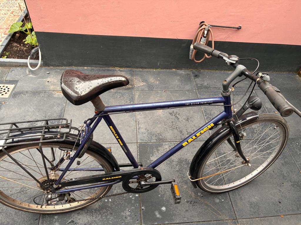 Raleigh fiets met defecte cassette achterwiel, Fietsen en Brommers, Fietsen | Heren | Herenfietsen, Gebruikt, Velgrem, Versnellingen