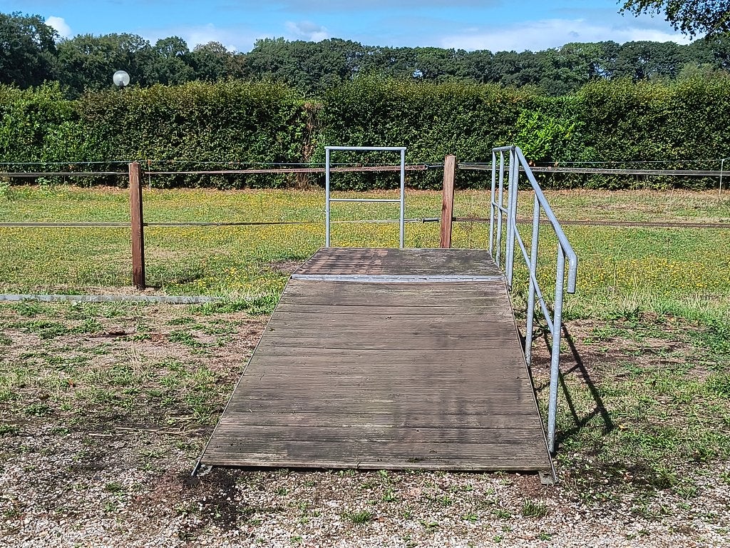 Rolstoelhelling/oprijplaat voor o.a. stacaravans en chalets, Ophalen, Gebruikt, Meerkleurig, Overige stijlen