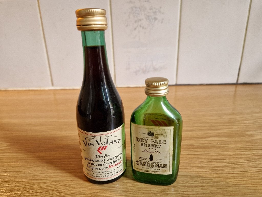 2 miniatuur flesjes  Martinair, Ophalen of Verzenden, Gebruikt, Overige typen