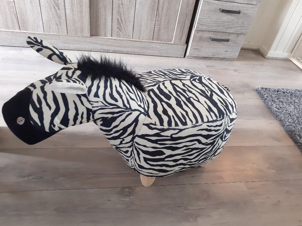 Super leuke poef in de vorm van een zebra, Ophalen, Minder dan 50 cm, Minder dan 50 cm, Zo goed als nieuw