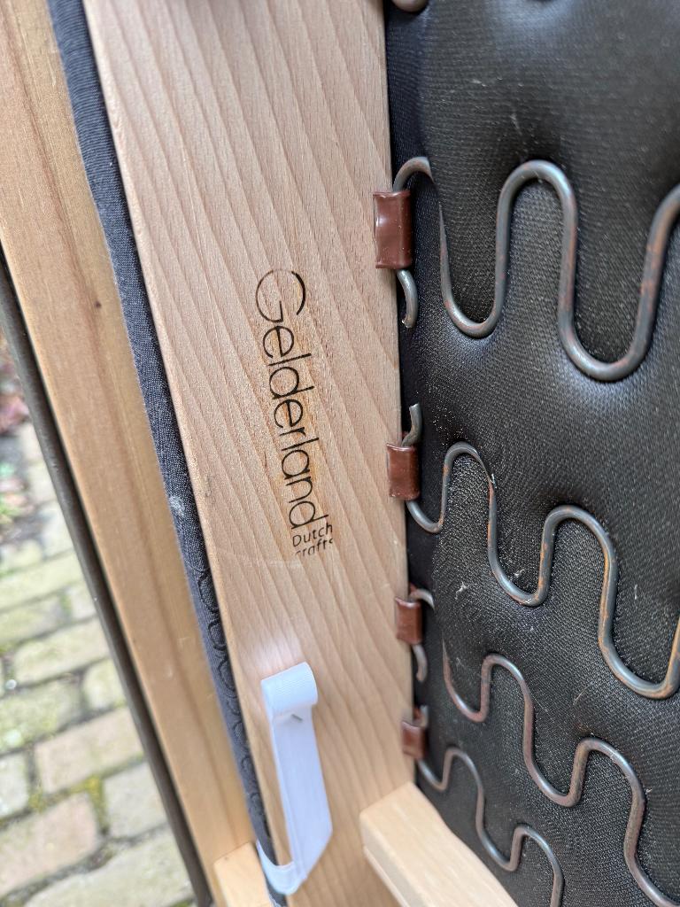 Gelderland 4800 Henk Vos Taupe leer fauteuil nieuwstaat, Ophalen, Leer, Zo goed als nieuw, 50 tot 75 cm