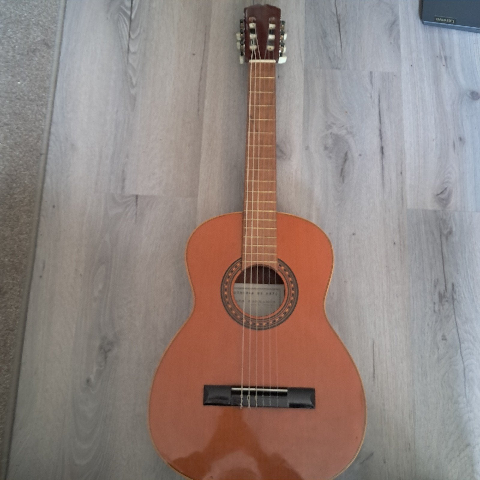 Gitaar +/-89 cm, gebruikt met nieuwe snaren, Muziek en Instrumenten, Ophalen of Verzenden
