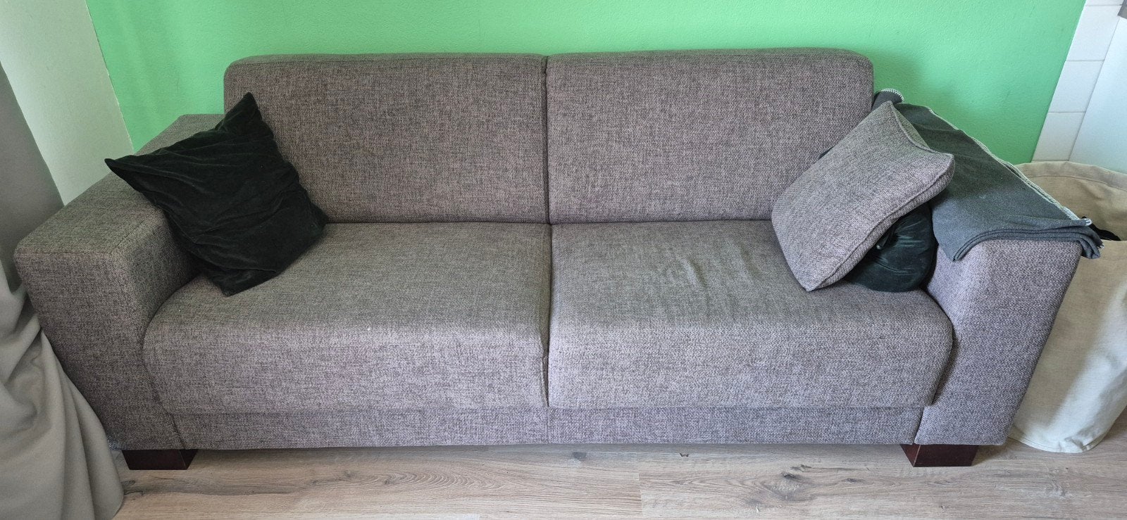 Comfortabele 2-zitsbank in grijze stof, Gebruikt, 150 tot 200 cm, Tweepersoons, 75 tot 100 cm