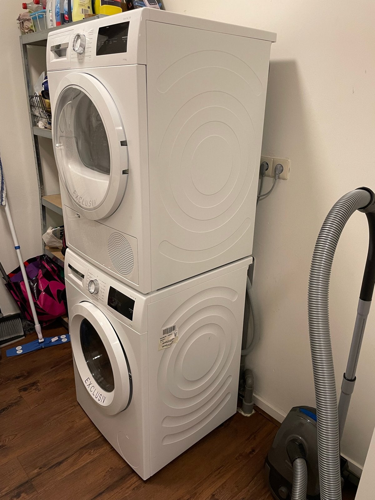 Foto 4 van Bosch Serie 4 Exclusiv Wasmachine en Droger Set