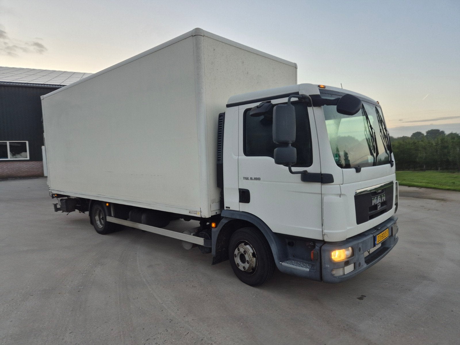 MAN TGL 8.180 Bakwagen met Laadklep en Trekhaak prijs ex btw, Particulier, Te koop