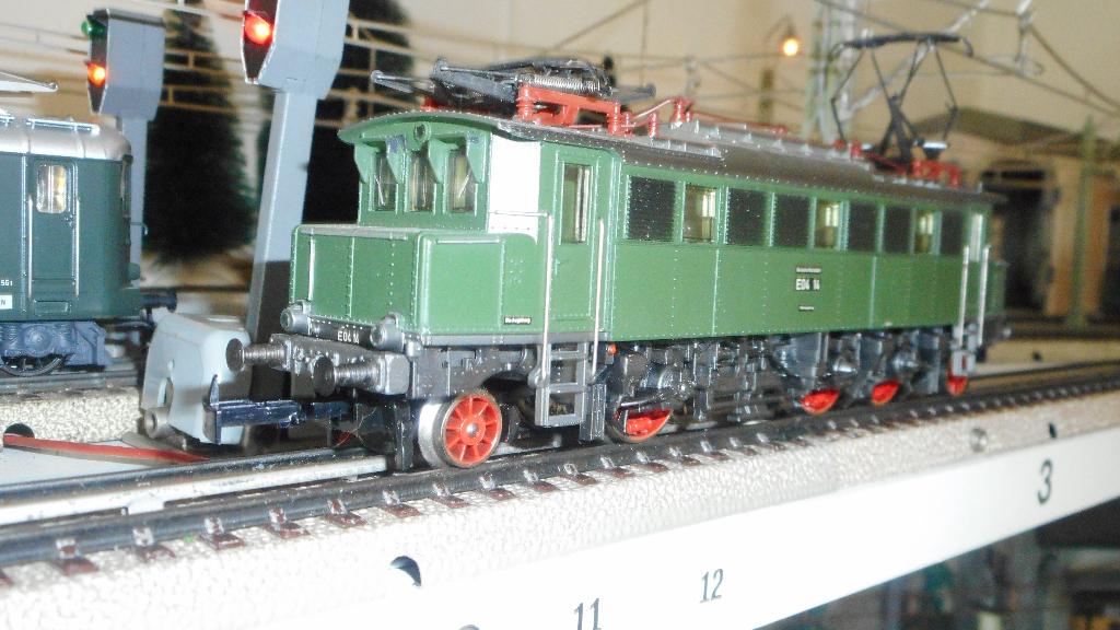 MARKLIN 3049 Duitse 1,Co1, oldtimer loc serie E 04 /104 DB, Hobby en Vrije tijd, Modeltreinen | H0, Wisselstroom, Locomotief, Ophalen of Verzenden