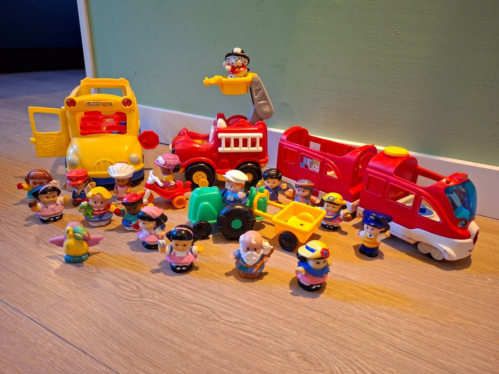 Little People schoolbus, tractor, brandweer, fiets en trein, Ophalen, Gebruikt, Jongen of Meisje