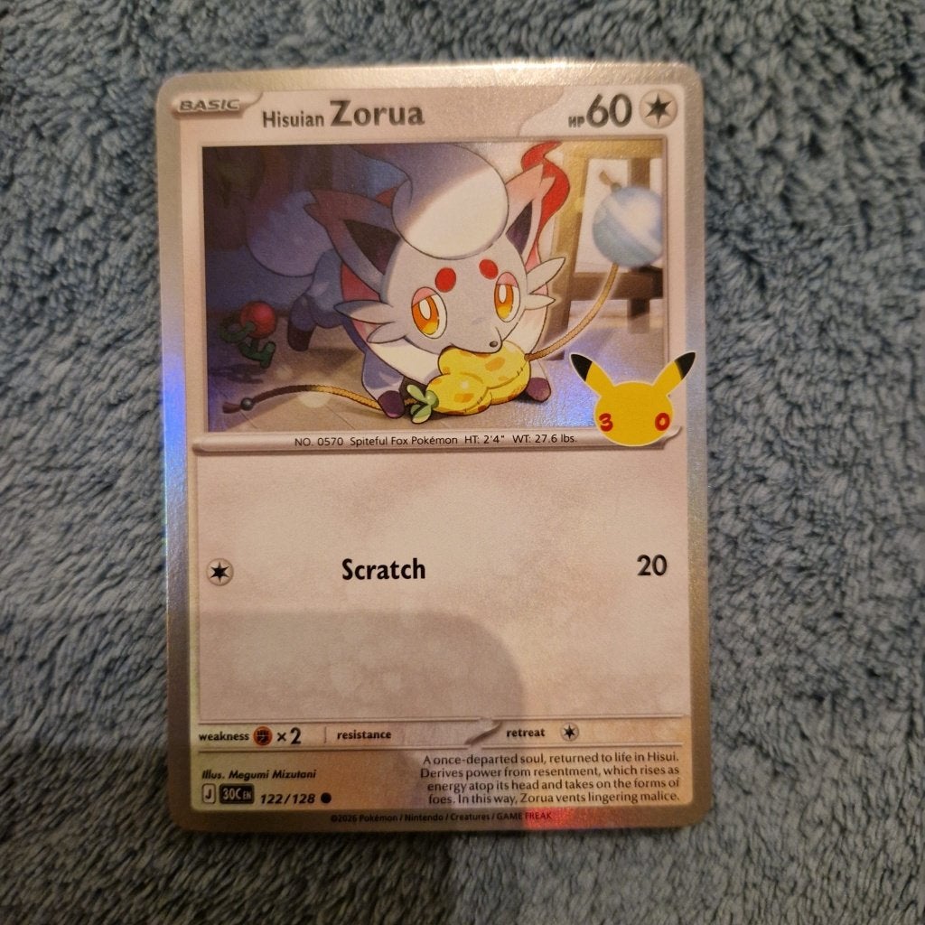 Hisuian Zorua 122/128 Pokémon 30th Celebration holo, Ophalen of Verzenden, Zo goed als nieuw, Losse kaart, Foil