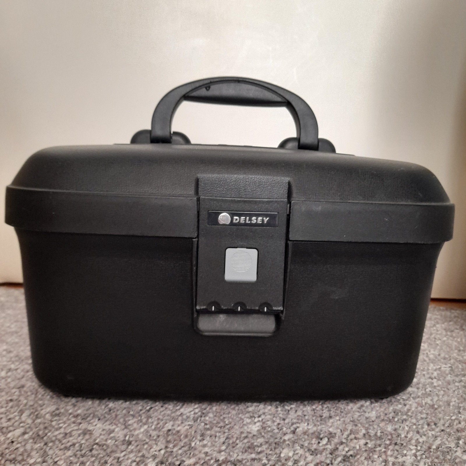 Hard - beauty Make up - case Delsey, Ophalen, Gehele gezicht, Zwart, Zo goed als nieuw