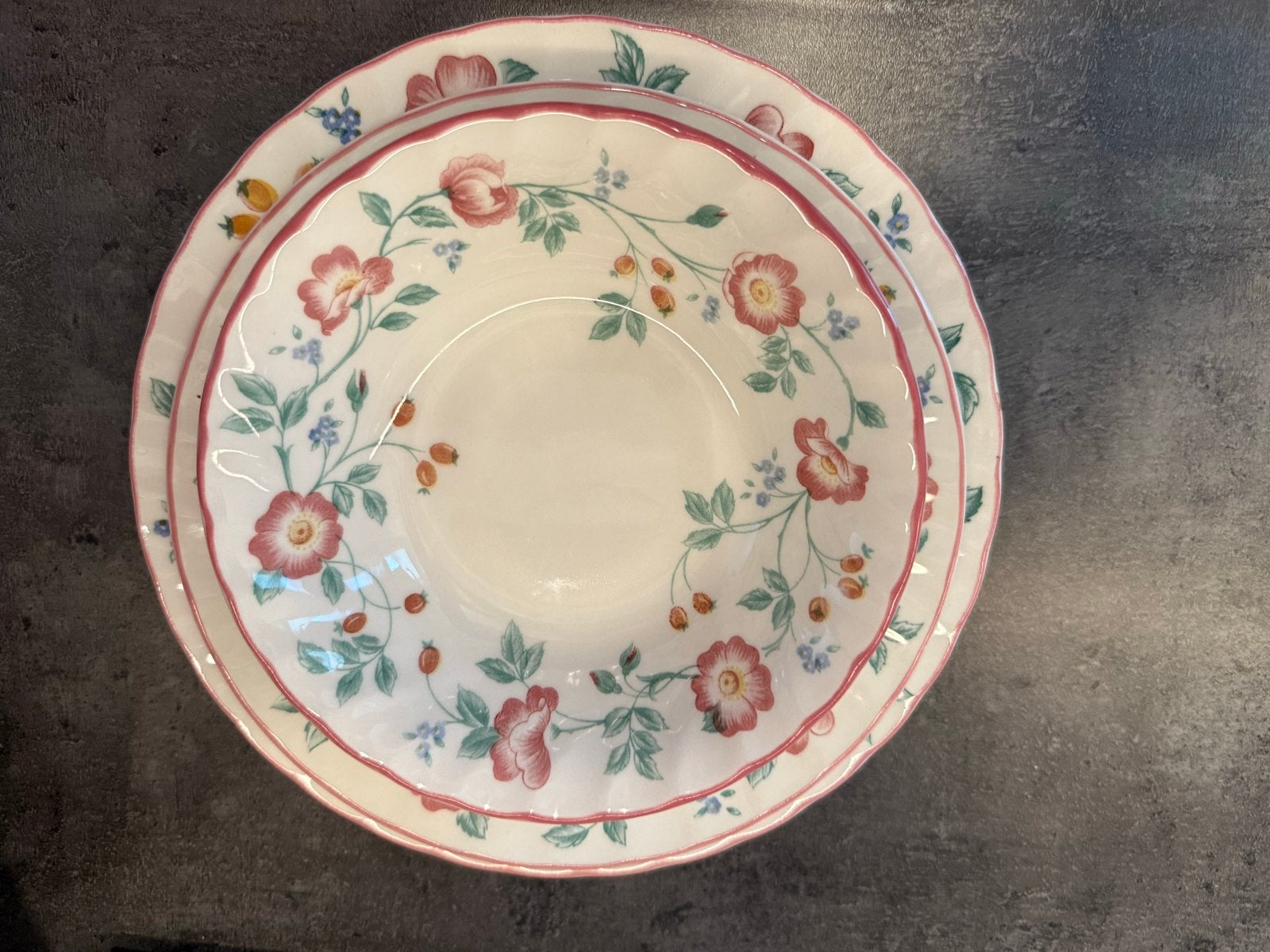 Prachtig Churchill Briar Rose Servies met Bloemenpatroon, Ophalen, Gebruikt, Overige merken, Keramiek