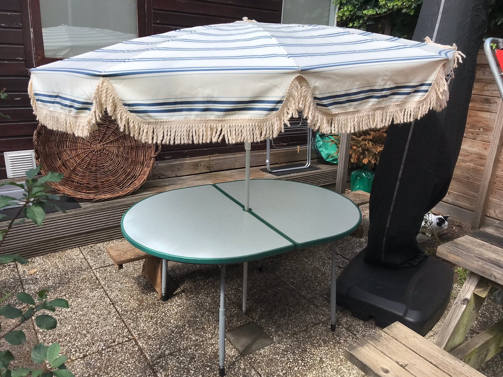 Vintage Tafel & Parasol, Ophalen, Zo goed als nieuw, Campingtafel