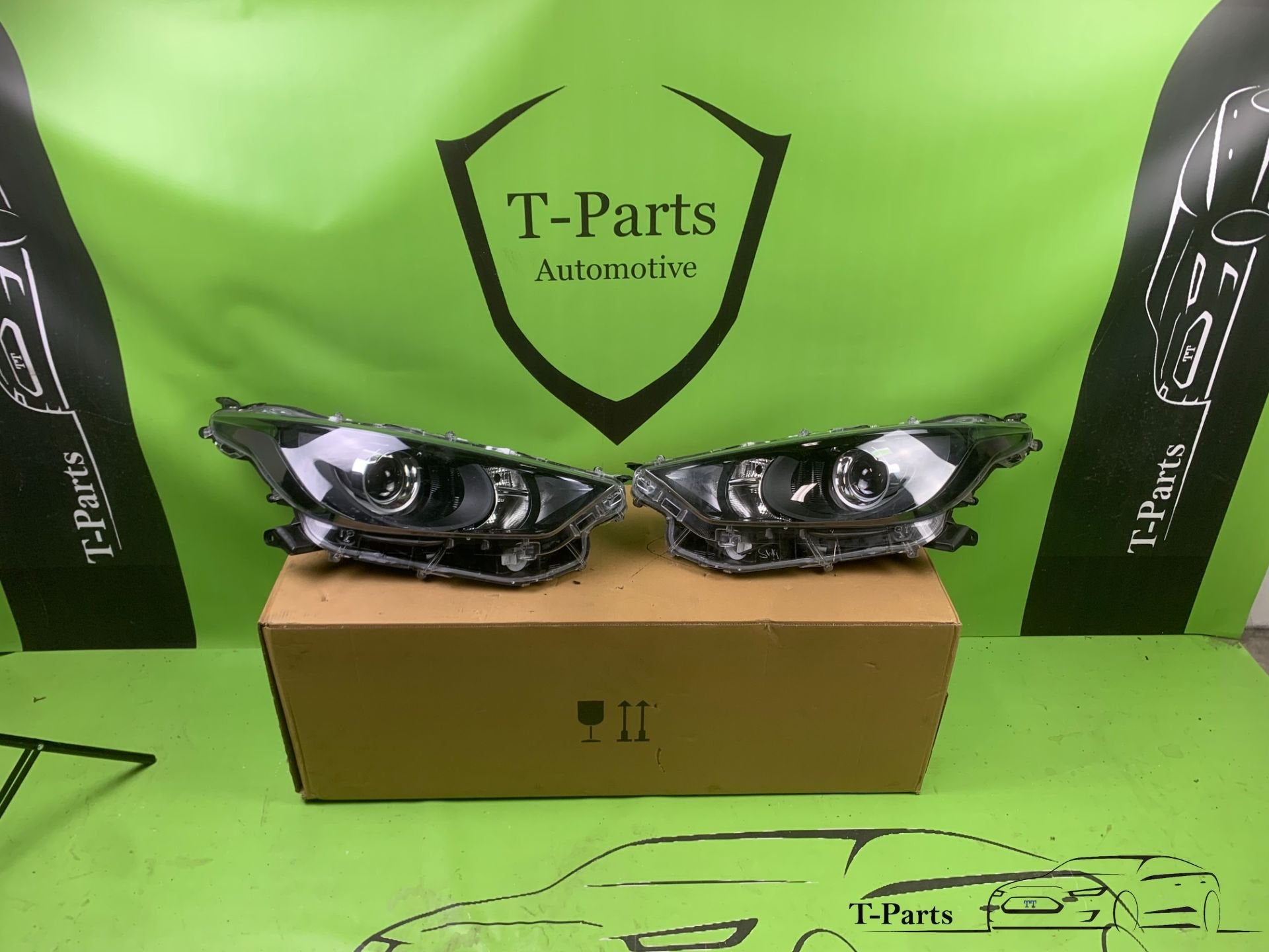 Foto 3 van toyota yaris koplamp rechts 81130K0060 nieuw lamp