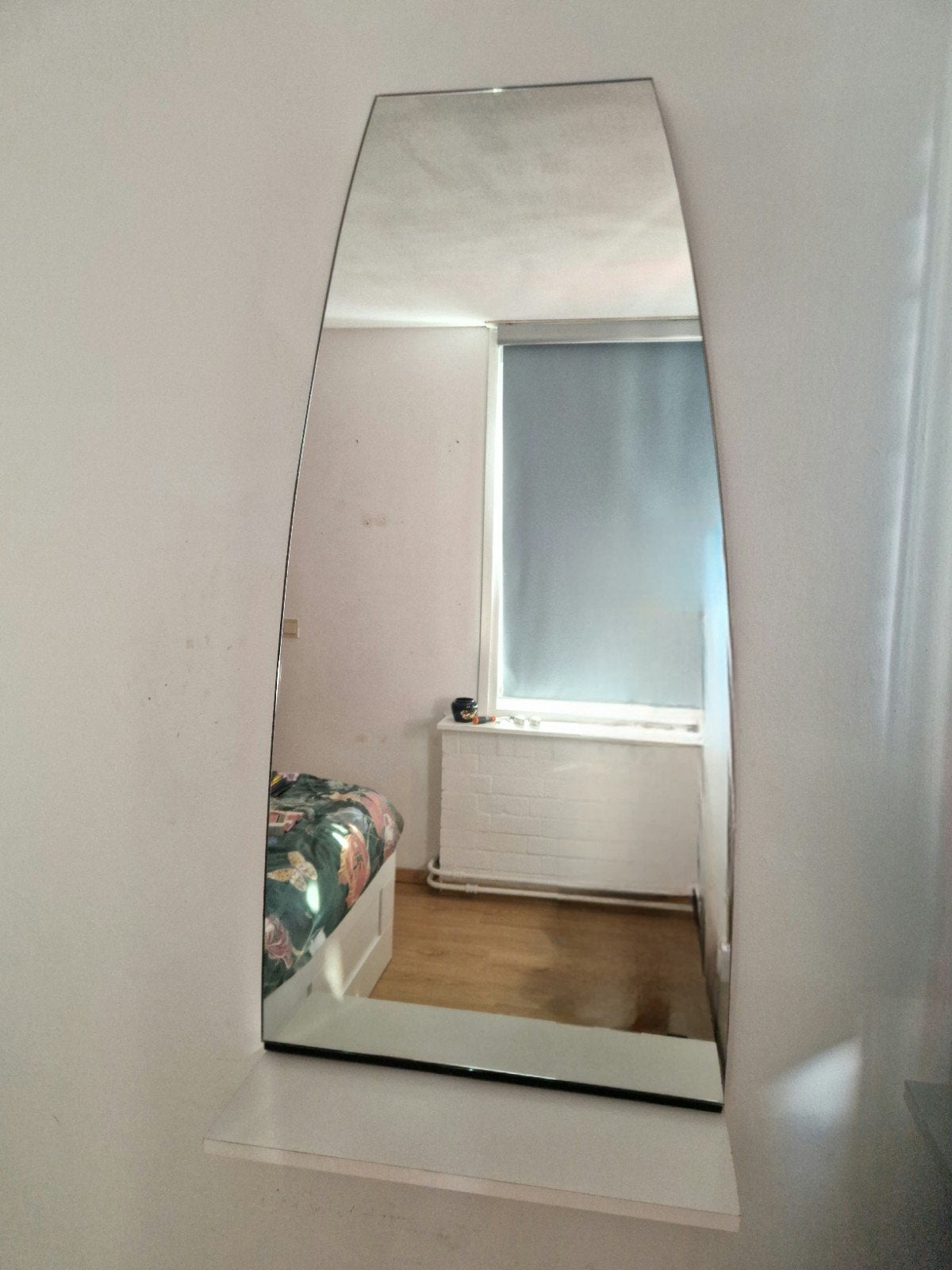 Zware spiegel, 115cm hoog, unieke vorm, Ophalen