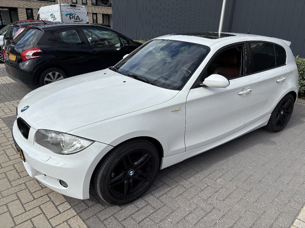 BMW 1-Serie 2.0 118I E87 2007 Wit, Auto's, 1-Serie, Achterwielaandrijving, 1995 cc, Wit