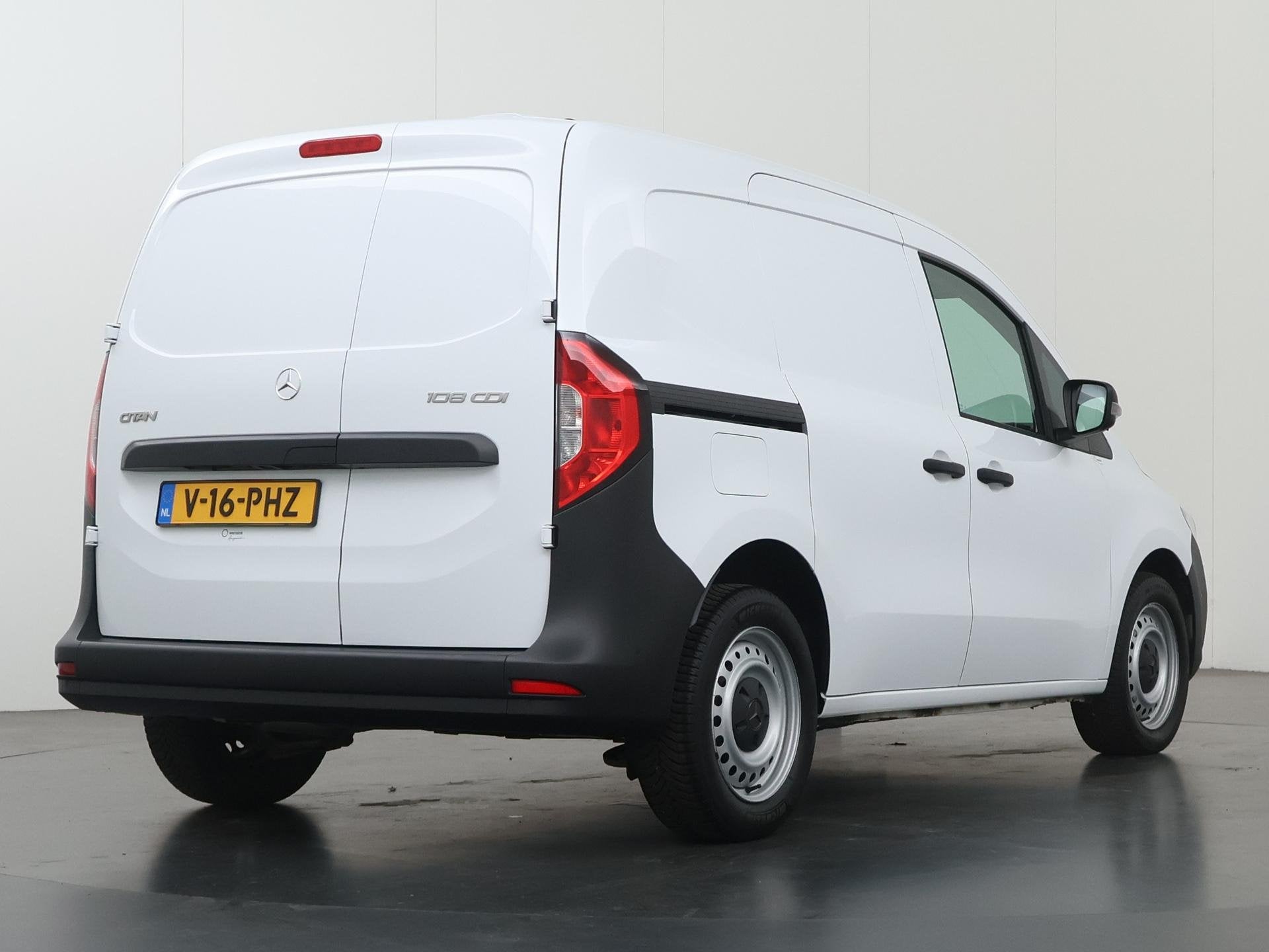 Mercedes-Benz Citan 108 CDI L1 Pro | Cruise | Airco | Wand +, Voorwielaandrijving, Start-stop-systeem, Stof, Gebruikt