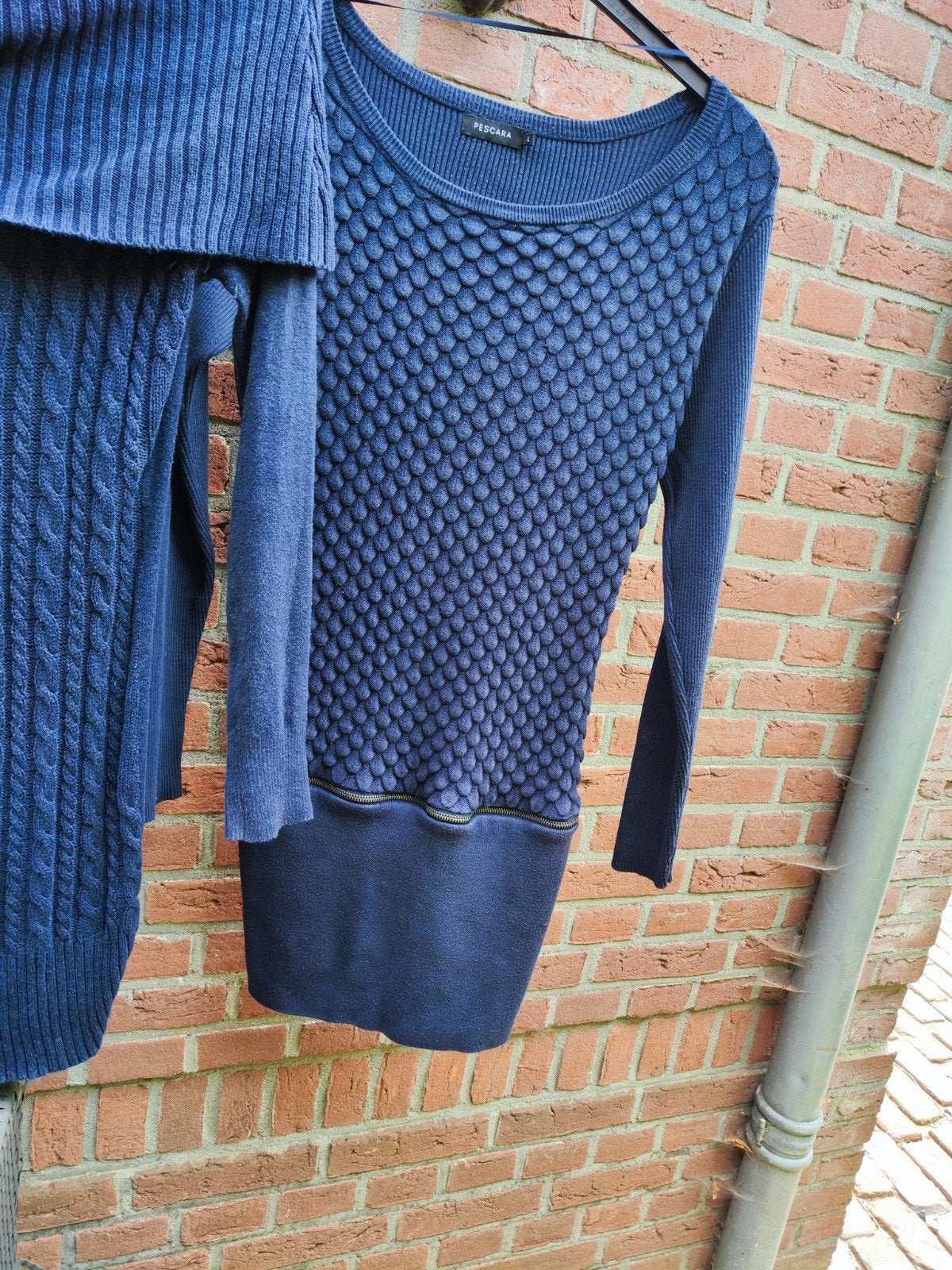 Pescara Donkerblauwe Trui met Textuur en Ritsdetail - Maat L, Kleding | Dames, Maat 38/40 (M), Paeca, Blauw, Ophalen of Verzenden