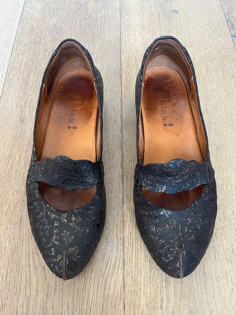 Schoenen Think, Bruin, Think!, Gedragen, Sandalen of Muiltjes