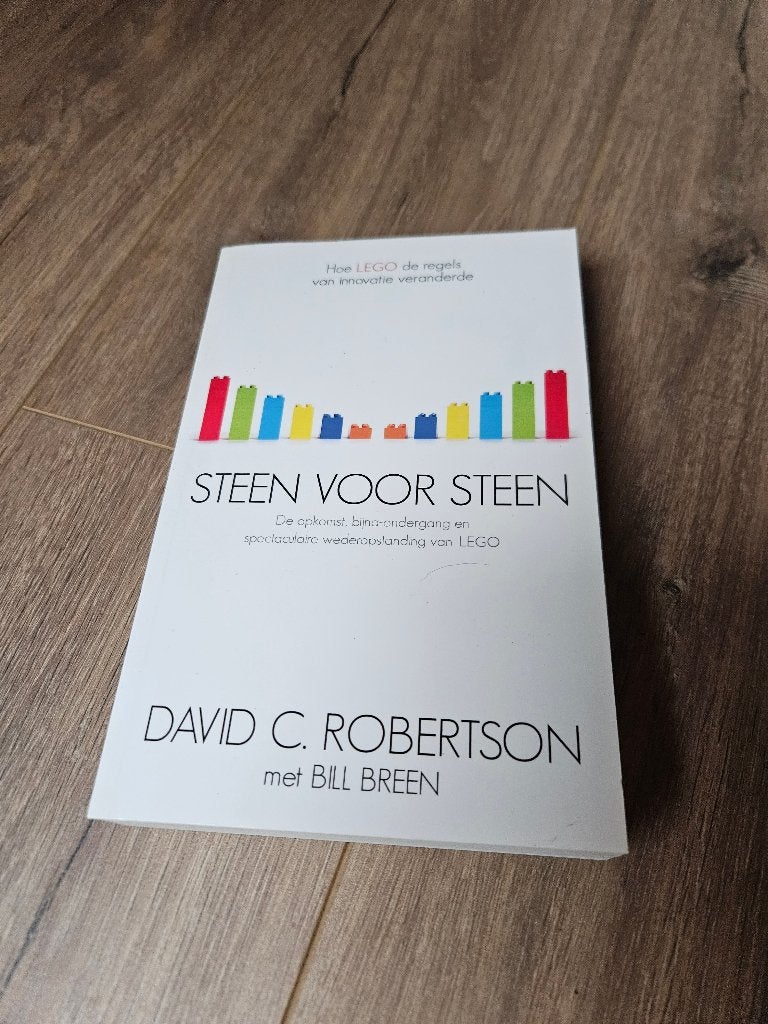 Steen voor steen – De opkomst, bijna-ondergang van Lego, Ophalen of Verzenden, Zo goed als nieuw, Overige typen, Lego