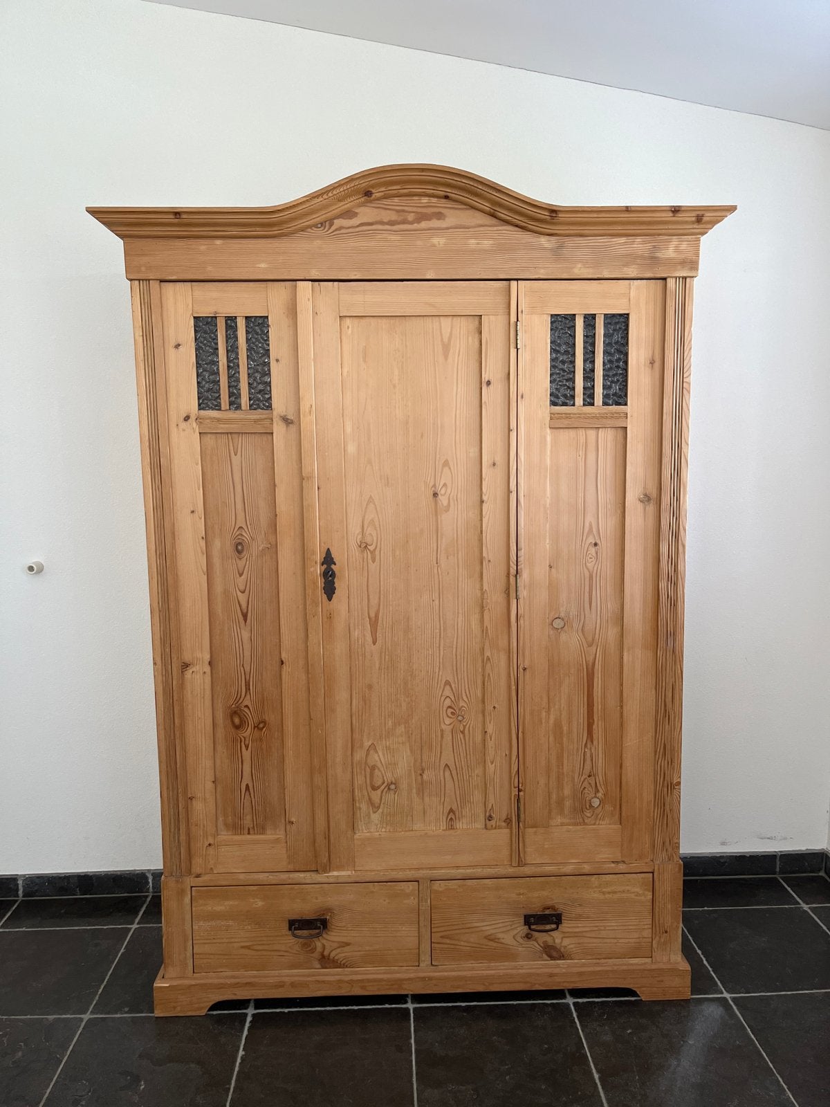 Antieke grenen kledingkast met lades, Antiek en Kunst, Ophalen of Verzenden