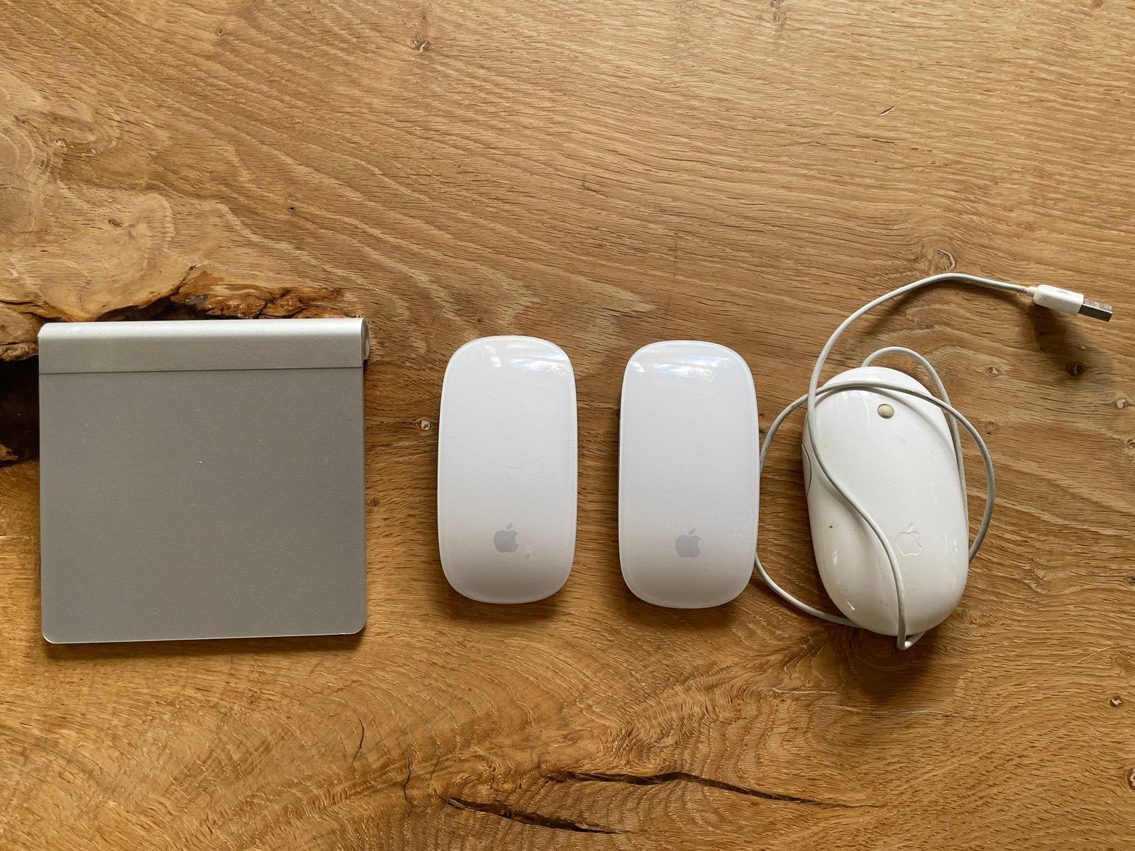 Apple Magic Mouse (2x), Apple Magic Trackpad en bedrade muis, Computers en Software, Ophalen of Verzenden, Gebruikt, Draadloos