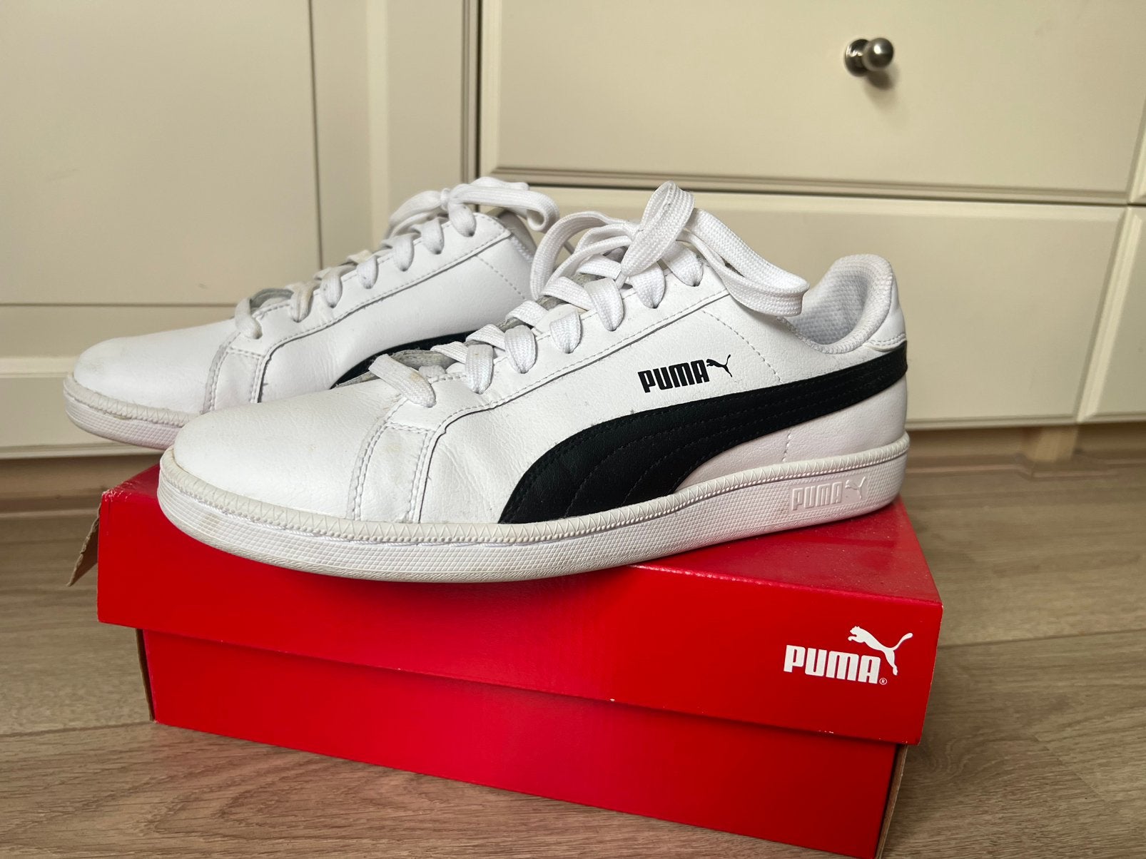 Puma Smash, Wit, Ophalen of Verzenden, Sneakers of Gympen, Zo goed als nieuw