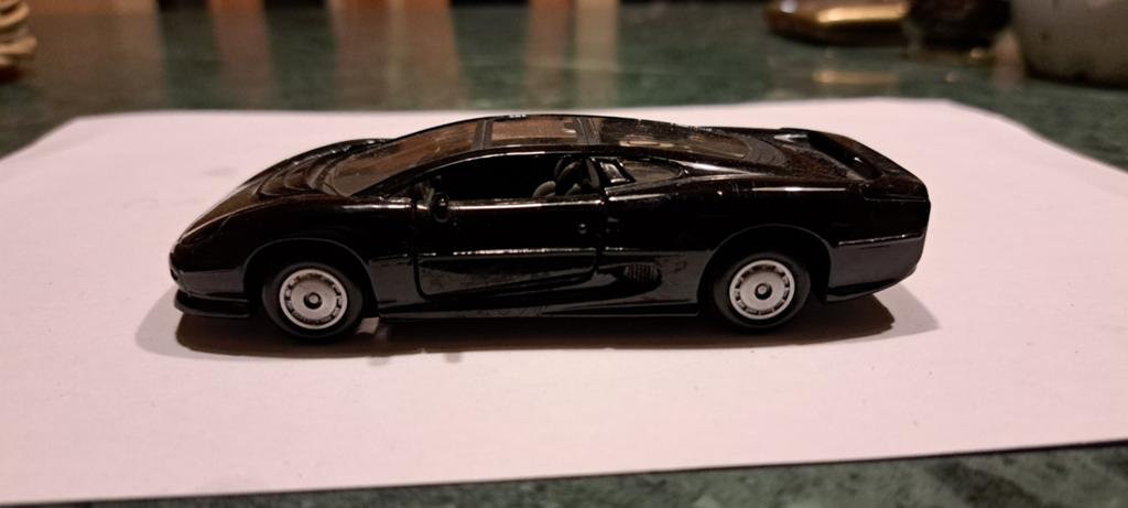 Jaguar xj 220 1:43, Hobby en Vrije tijd, Modelauto's | 1:43, Ophalen of Verzenden, Auto, Solido