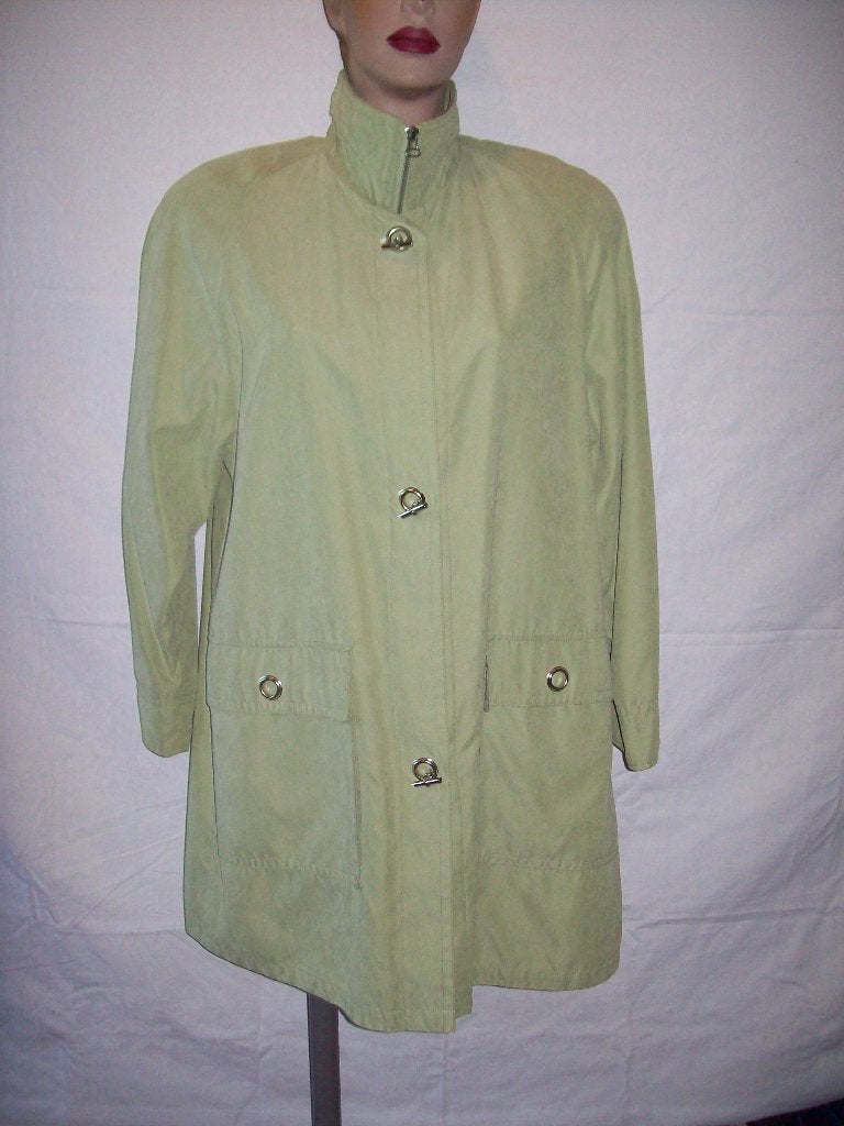 maat M, (40/42) 1 appelgroene Berghaus jas, 90 cm., Maat 38/40 (M), Ophalen of Verzenden, Berghaus, Gedragen