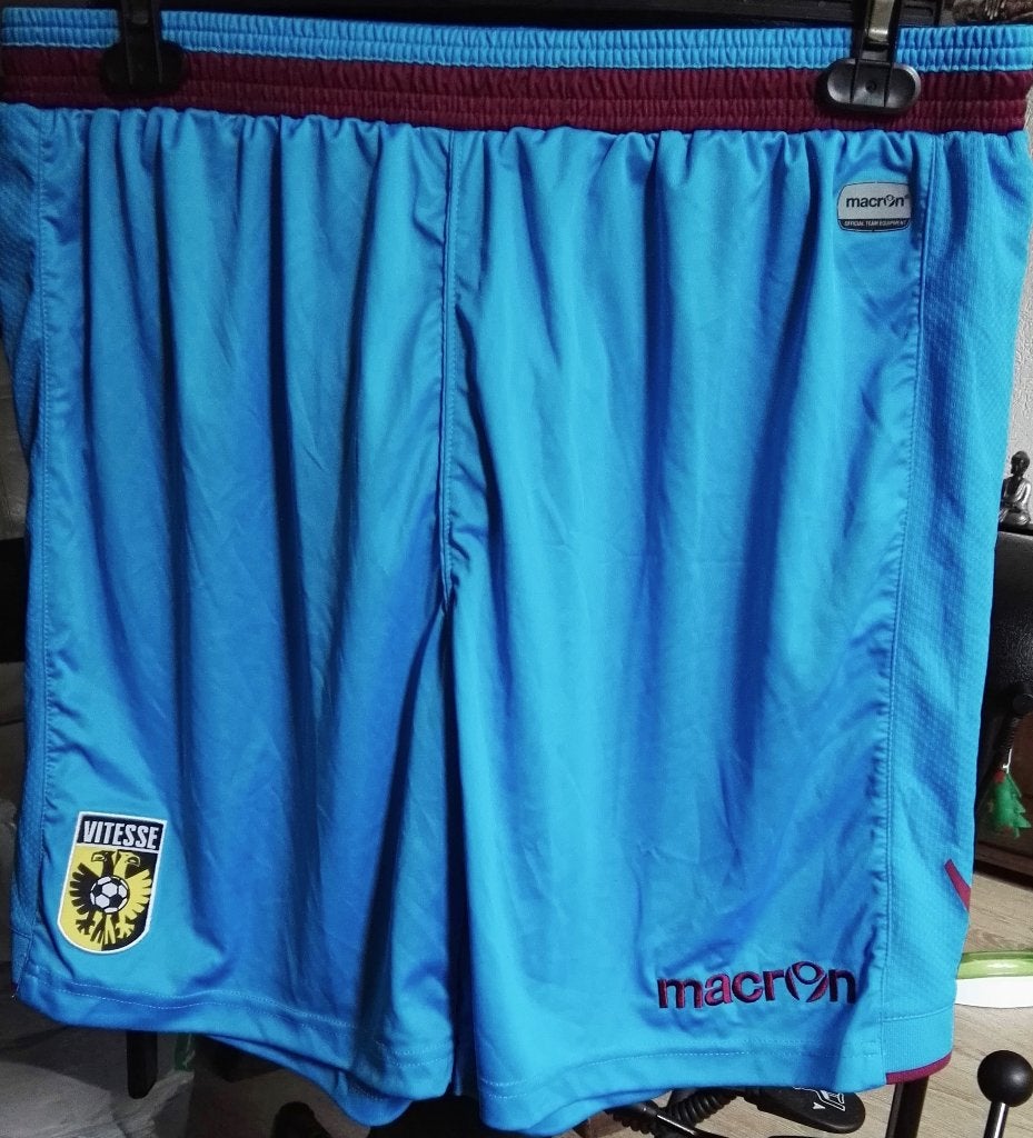 short; Vitesse, Macron, 2XL, nieuwstaat, Ophalen of Verzenden, Zo goed als nieuw, Vitesse, Shirt