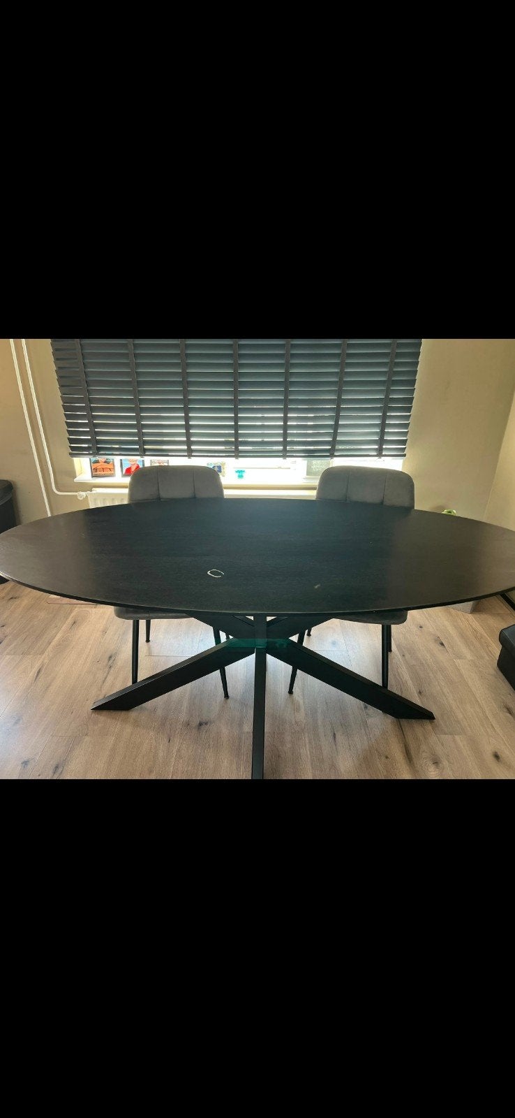 QUVIO Eettafel Sofia Ovaal 180x90 cm Zwart Mangohout, Huis en Inrichting, Tafels | Eettafels, 50 tot 100 cm, Zo goed als nieuw