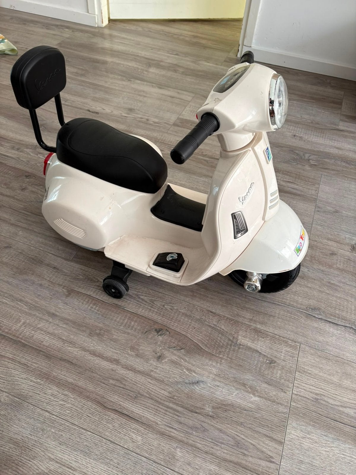 Elektrische Vespa scooter voor kinderen - Zo goed als nieuw, Ophalen, Zo goed als nieuw, Overige typen