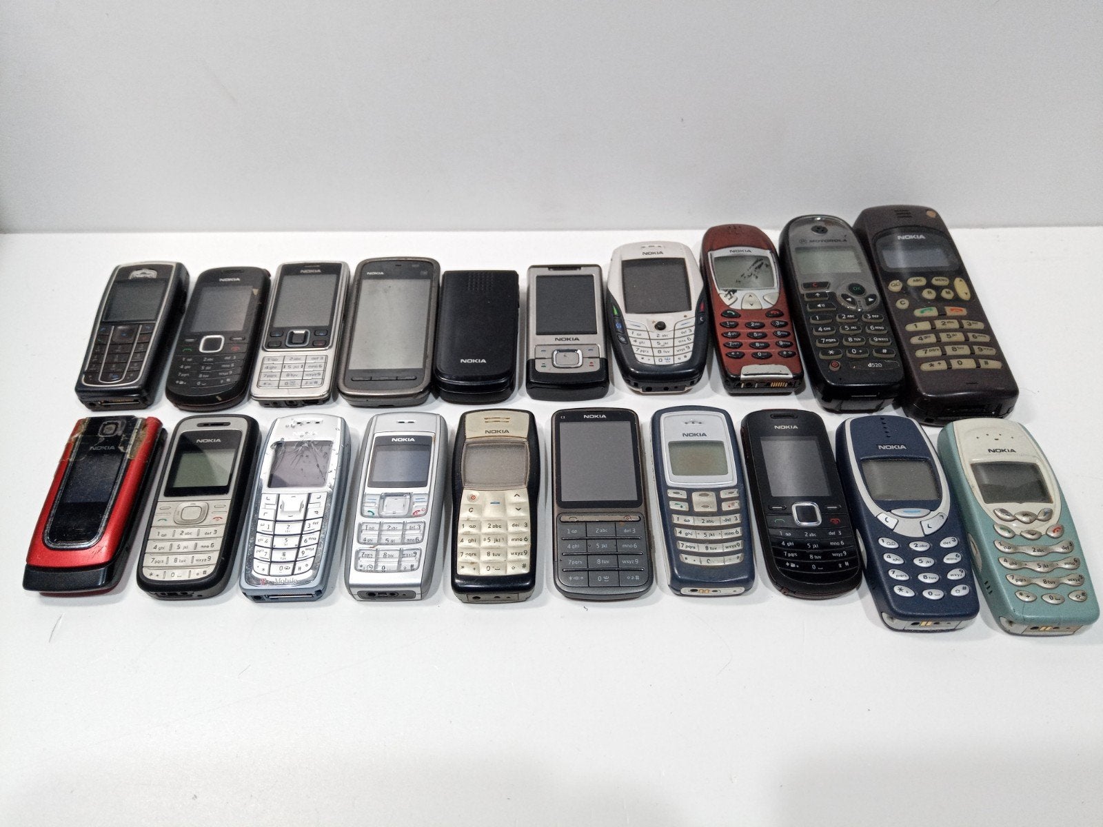 Partij oude mobiele telefoons en accessoires, Telecommunicatie, Mobiele telefoons | Overige merken, Geen camera, Ophalen of Verzenden