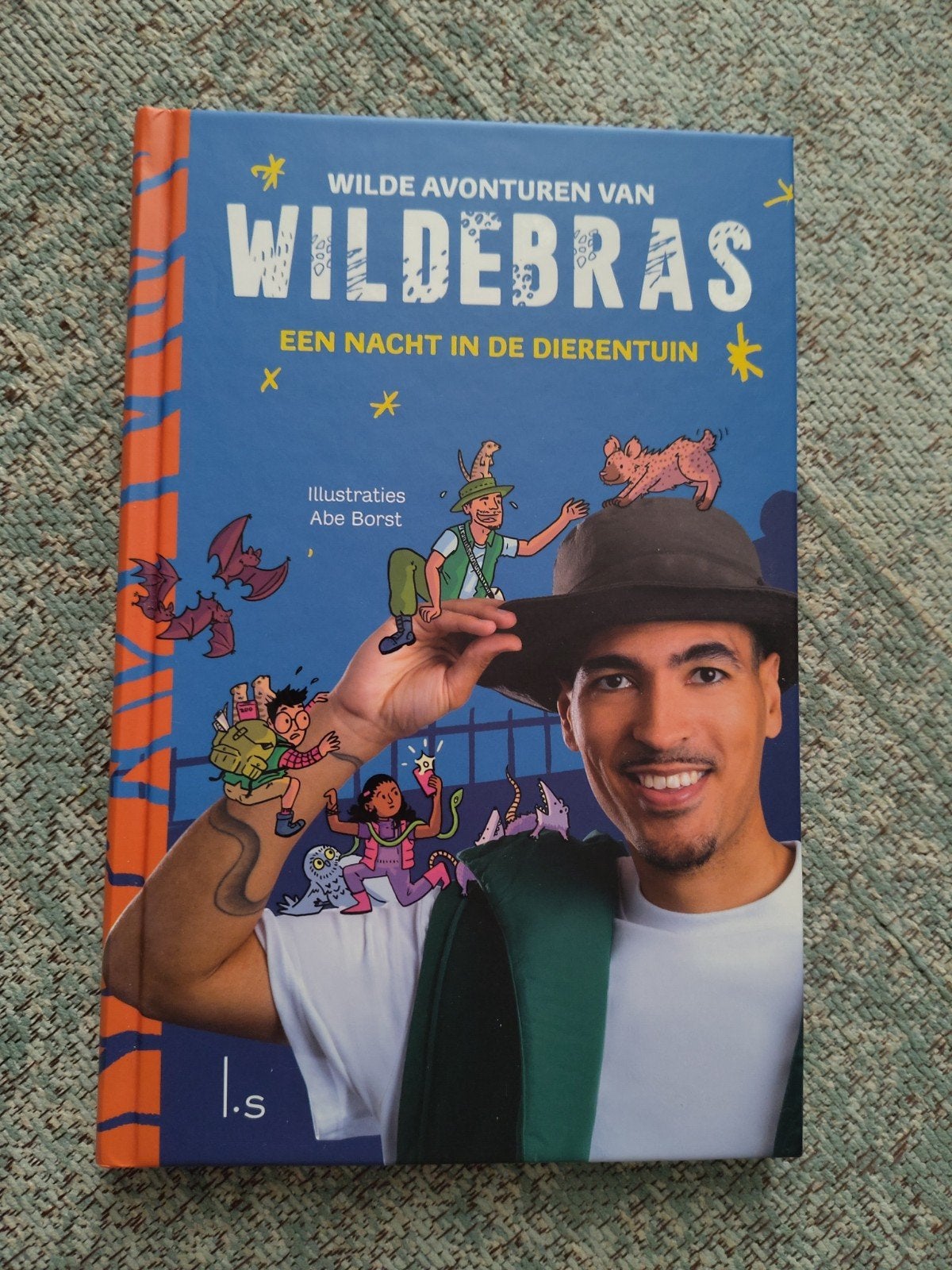 Boek Wilde avonturen Wildebras nacht in de dierentuin Nieuw, Ophalen of Verzenden, Zo goed als nieuw, Fictie algemeen
