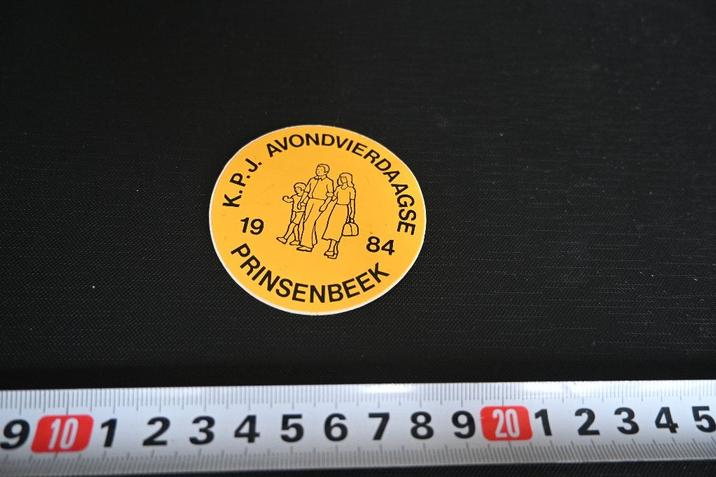 sticker Prinsenbeek K.P.J. Avondvierdaagse 1984, Ophalen, Zo goed als nieuw