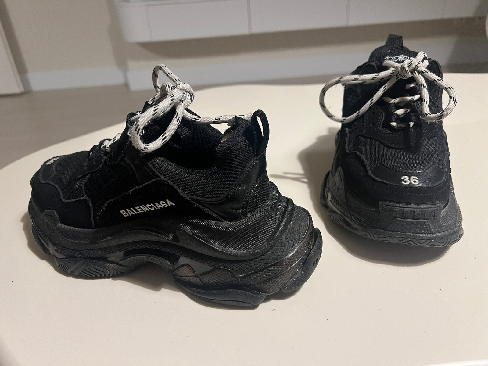 Balenciaga triple s 36 sneakers, Kleding | Dames, Ophalen of Verzenden, Zo goed als nieuw, Zwart, Sneakers of Gympen
