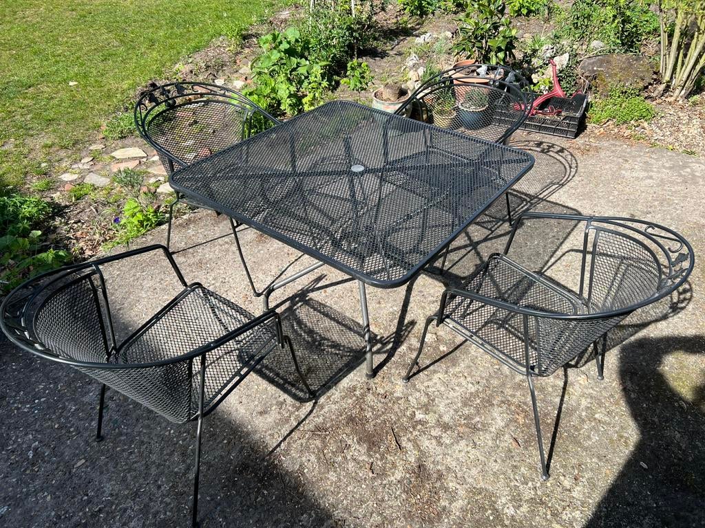Tuinset metalen tafel + 4 stoelen – zwart incl. kussens, Tuin en Terras, Tuinsets en Loungesets, Zo goed als nieuw, Overige materialen