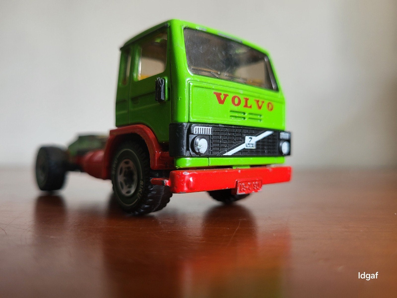 Siku Volvo vrachtwagen met trailer, Ophalen of Verzenden, Gebruikt