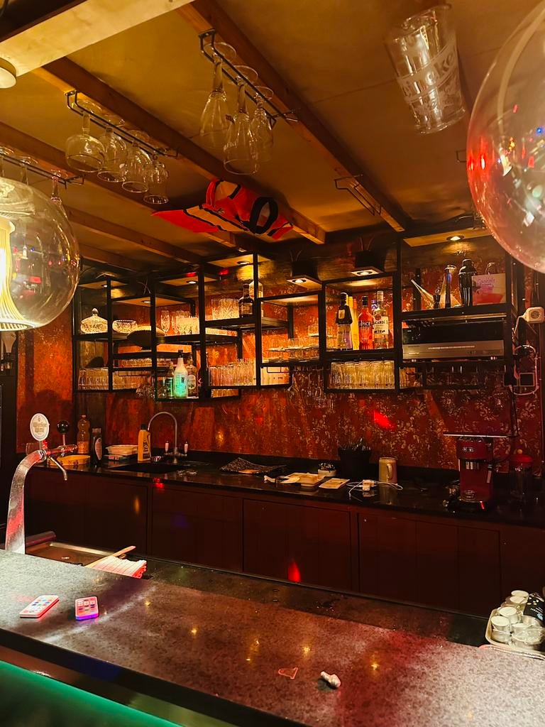 Buffetkast Mancave/Bar kubussen(€25  per kubus), Ophalen, Zo goed als nieuw