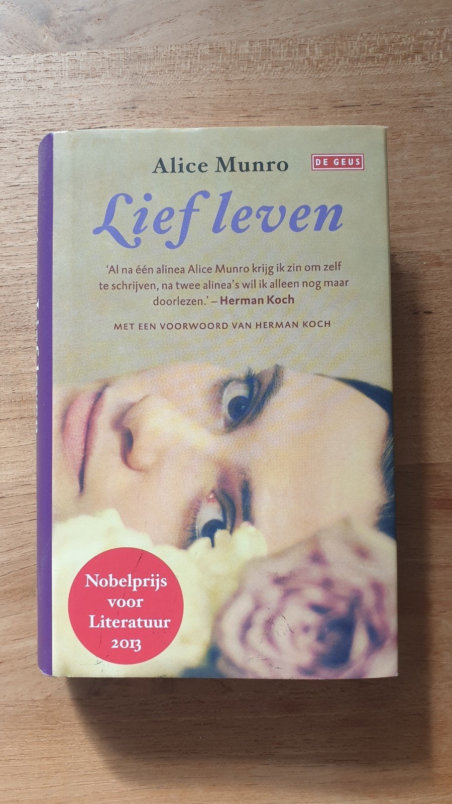 Alice Munro - Lief leven, Ophalen of Verzenden, Zo goed als nieuw, Alice Munro
