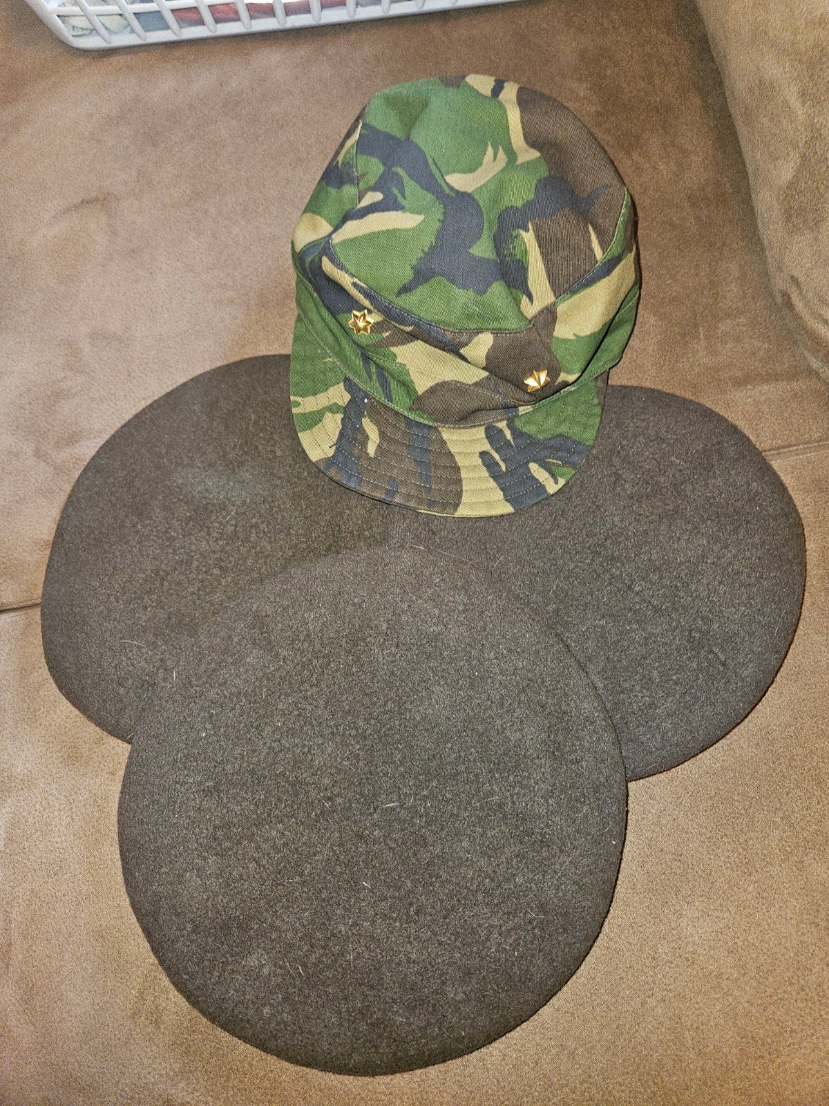 Leger baretten en camouflage pet, Ophalen of Verzenden, Landmacht, Nederland, Helm of Baret