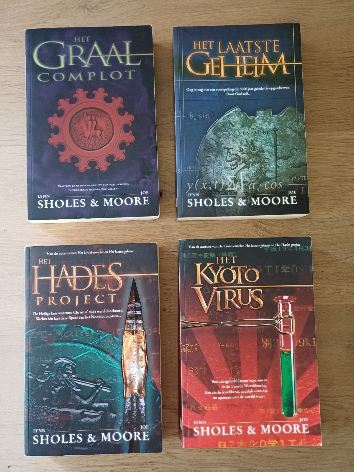 Te koop: 4 boeken Cotten Stone-reeks van Sholes&Moore, Ophalen, Zo goed als nieuw, Lynn Sholes & Joe Moore
