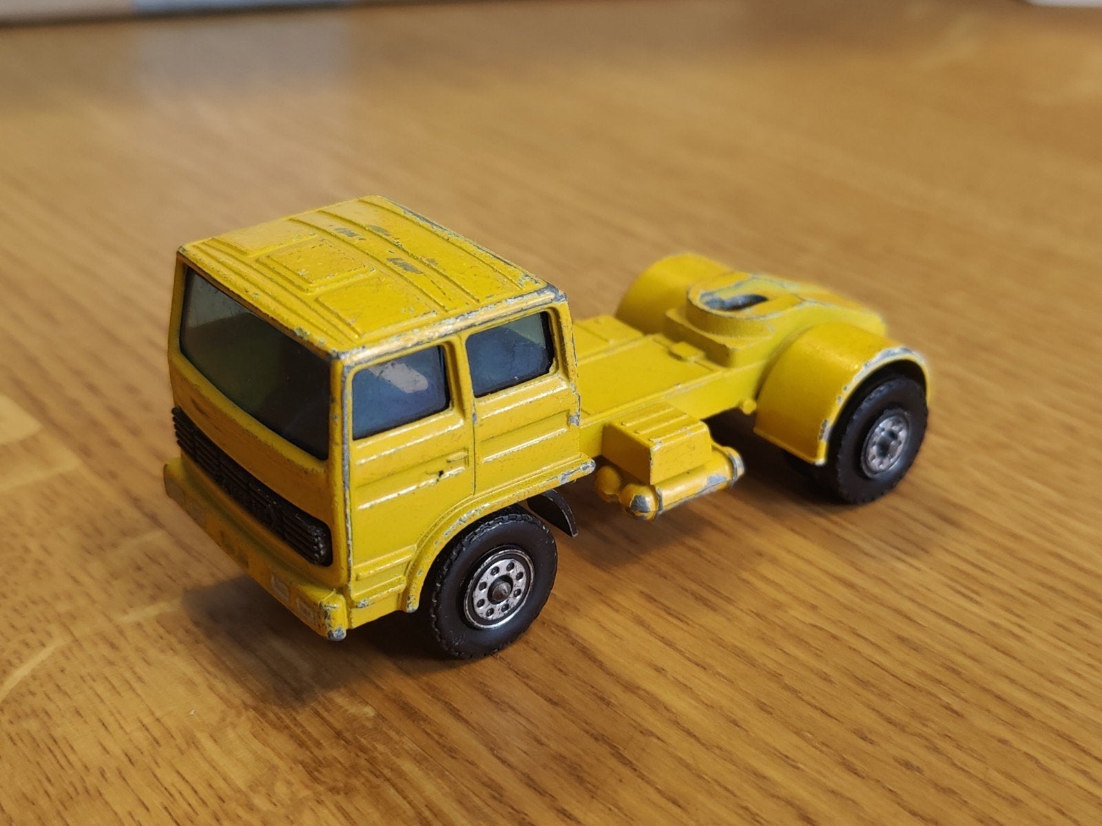 Solido Saviem Vrachtwagen Trekker GEEL, Ophalen of Verzenden, Bus of Vrachtwagen