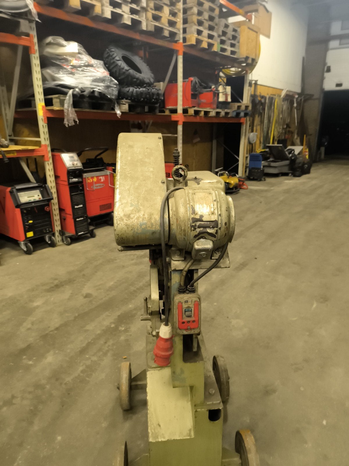 Ficep pons- en knipmachine, Ophalen