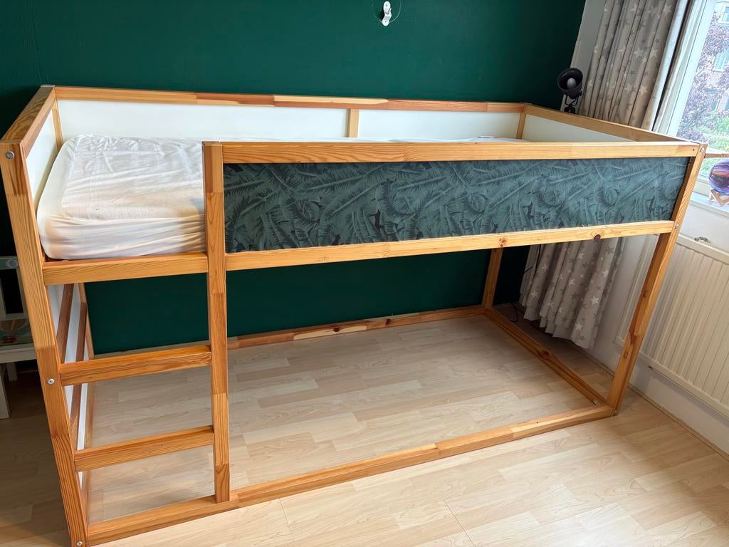 IKEA Kura bed - omkeerbaar met jungle behang, Ophalen, 85 tot 100 cm, Gebruikt, Hoogslaper of Stapelbed