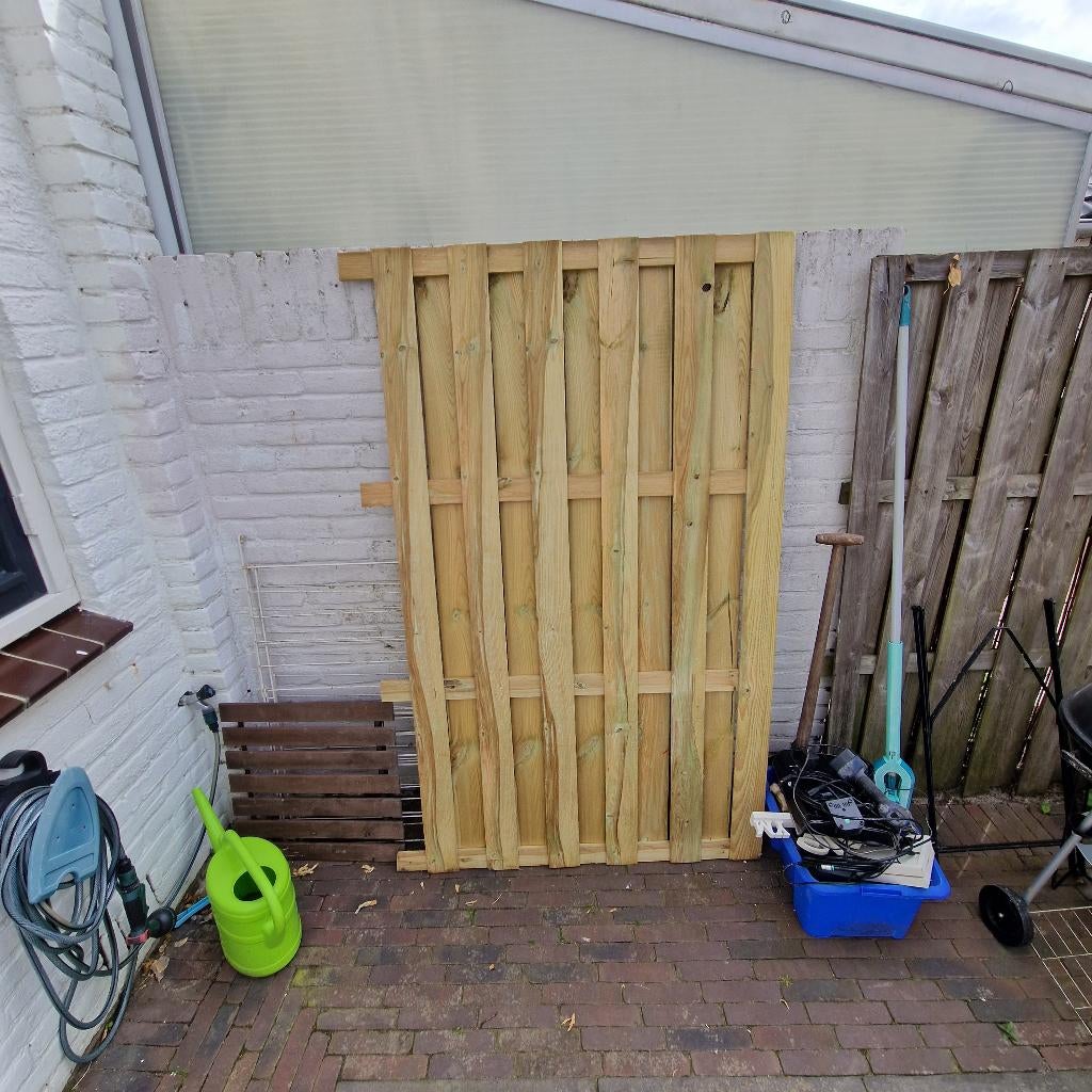 Schutting.  Schuttingdeel, Ophalen, Minder dan 3 meter, Hout, 1 tot 2 meter