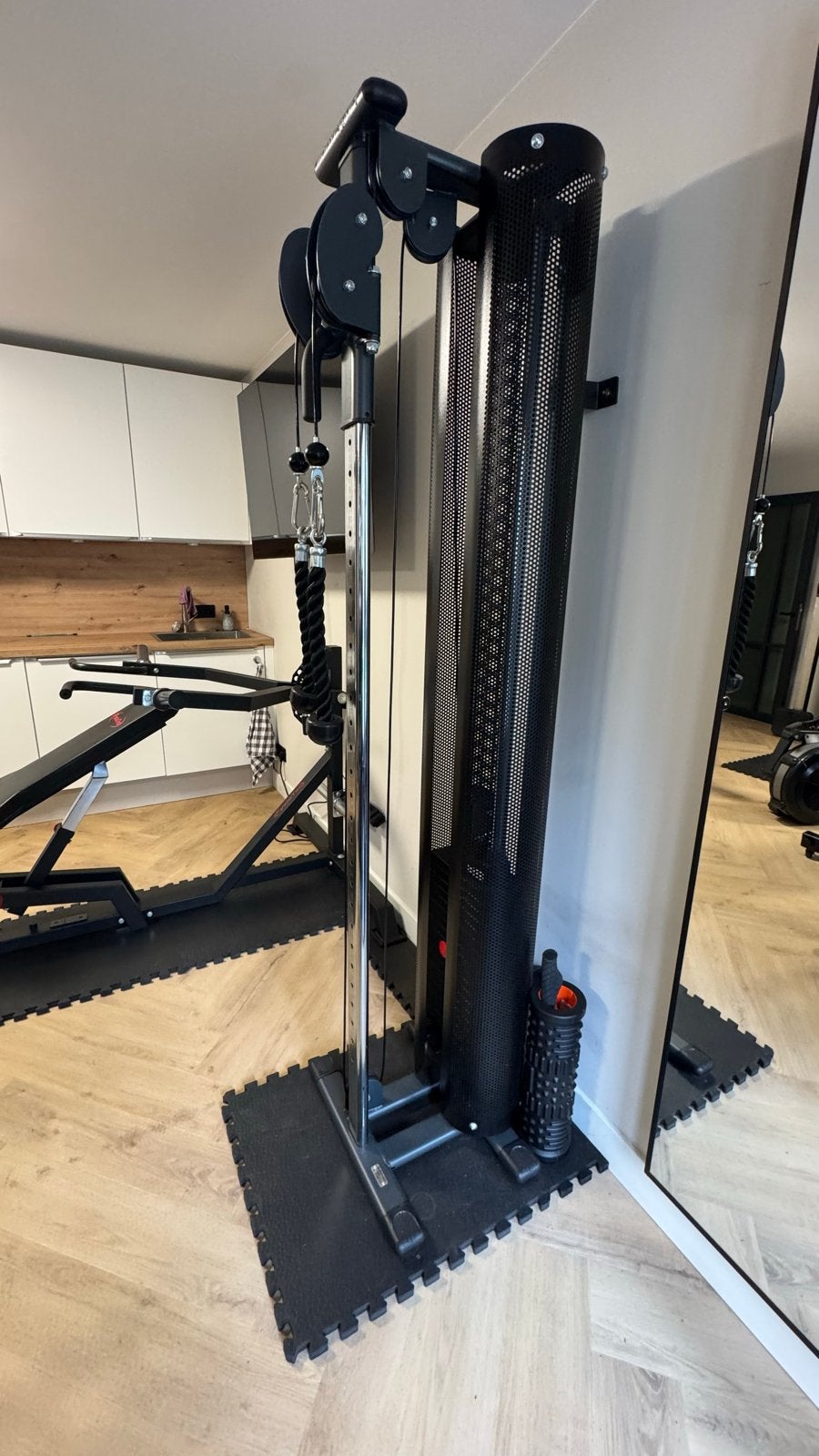 Foto 3 van Home gym/ complete homegym met alles erop en eraan.