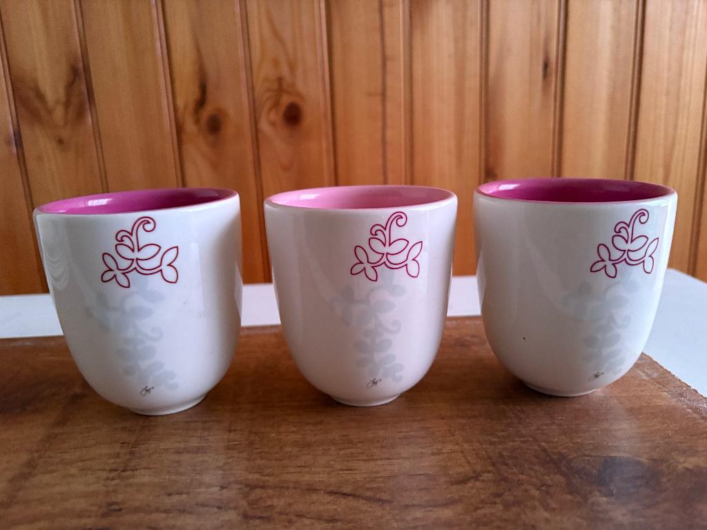 3 bekers van Jet ter steege, Huis en Inrichting, Keuken | Servies, Ophalen of Verzenden, Zo goed als nieuw, Overige stijlen, Kop(pen) en/of Schotel(s)