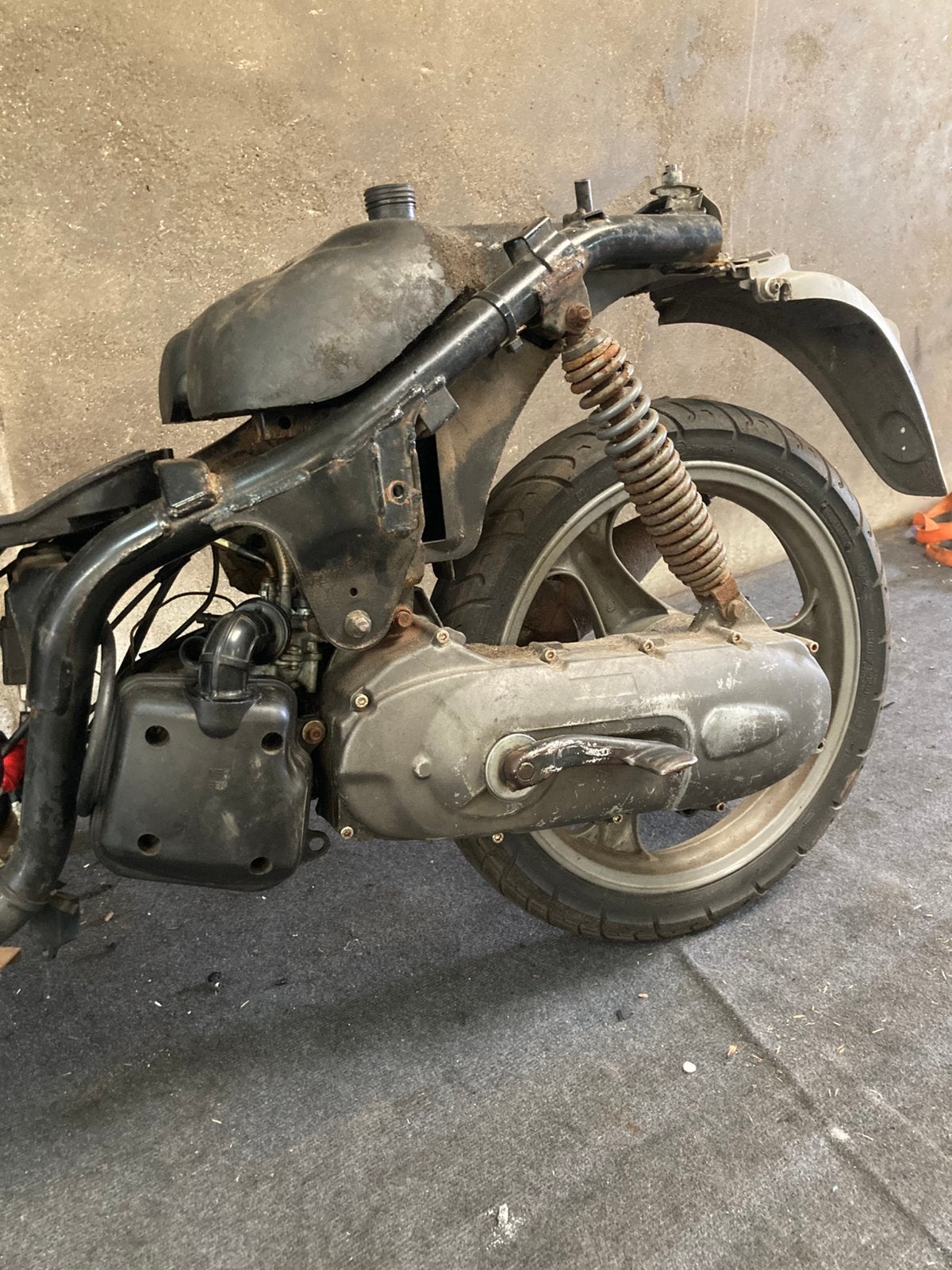 Minarelli horizontaal AC motorblok 70cc, Fietsen en Brommers, Brommeronderdelen | Algemeen, Zo goed als nieuw, Blok, Ophalen