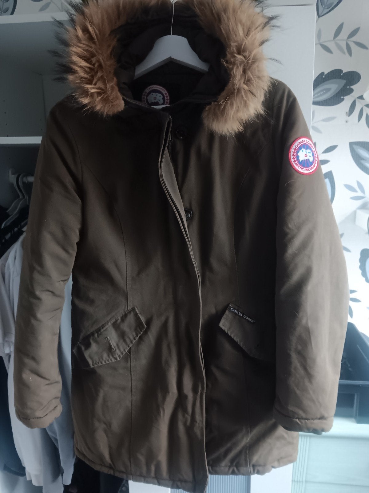Canada Goose jas met bontkraag, Maat 38/40 (M), Canada Goose, Ophalen of Verzenden, Gedragen