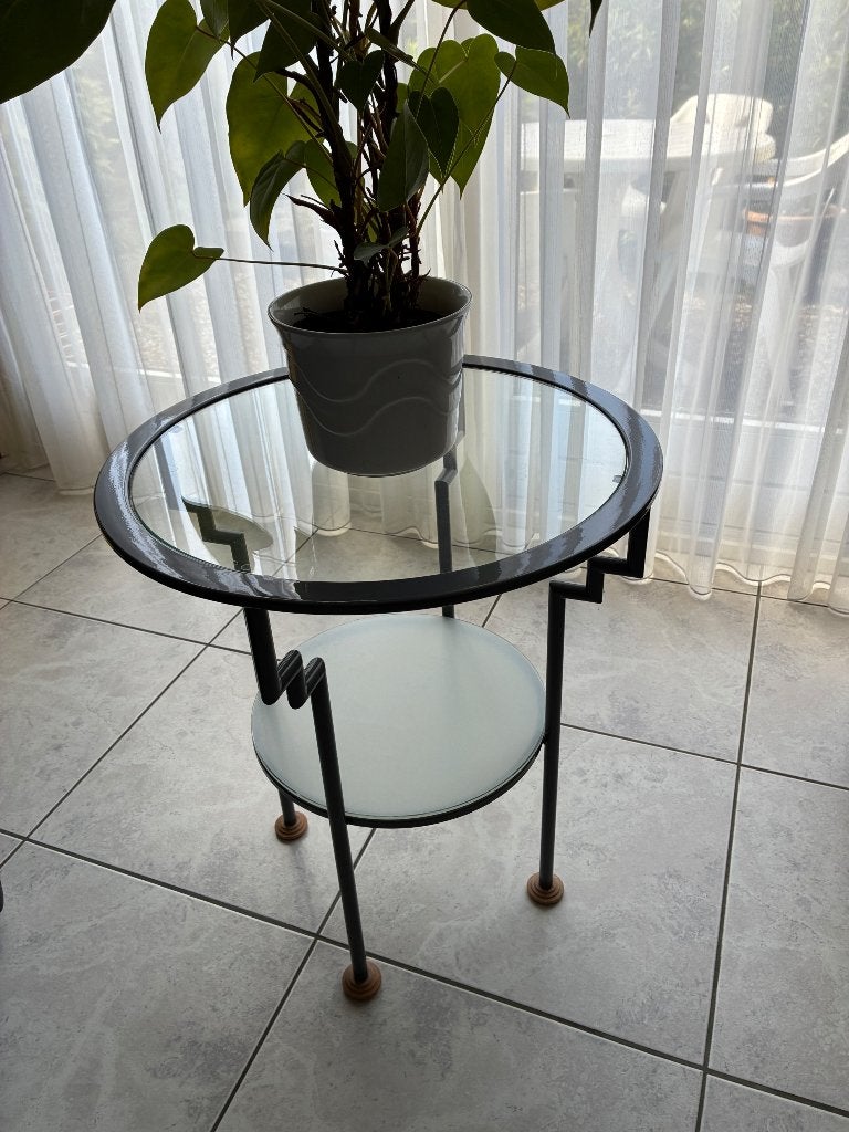 Ronde bijzettafel met glazen blad en metalen frame, Ophalen, Minder dan 55 cm, Gebruikt, Modern, industrieel