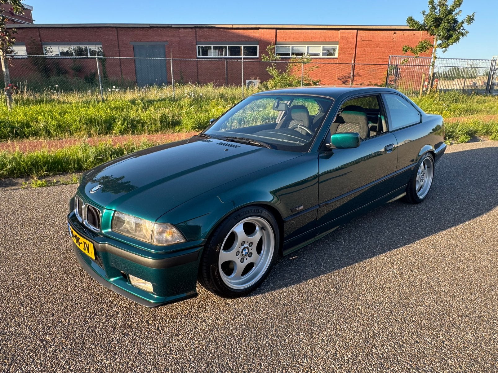 BMW 3-Serie 2.0 I 320i Coupe 1994 Groen M-vader interieur, Auto's, Automaat, Achterwielaandrijving, Geïmporteerd, 1300 kg